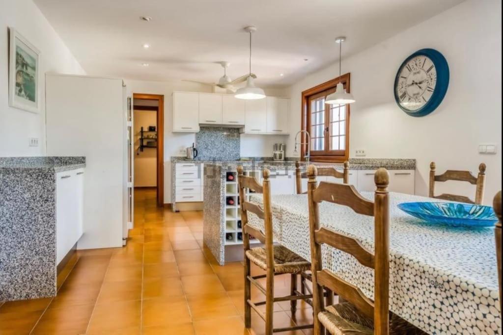 La Calma Espectacular Villa Con Jardin Y Piscina En Menorca S'Algar Eksteriør billede